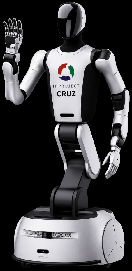 Humanoidni robot CRUZ na kolesni bazi z znamko HIPROJECT na prsih, maha, brez ozadja